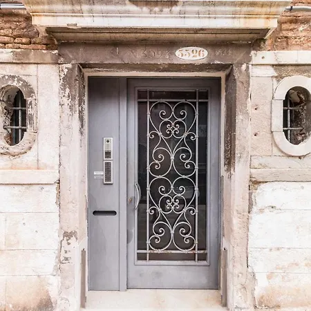 Madonna Dell'orto 3526 *